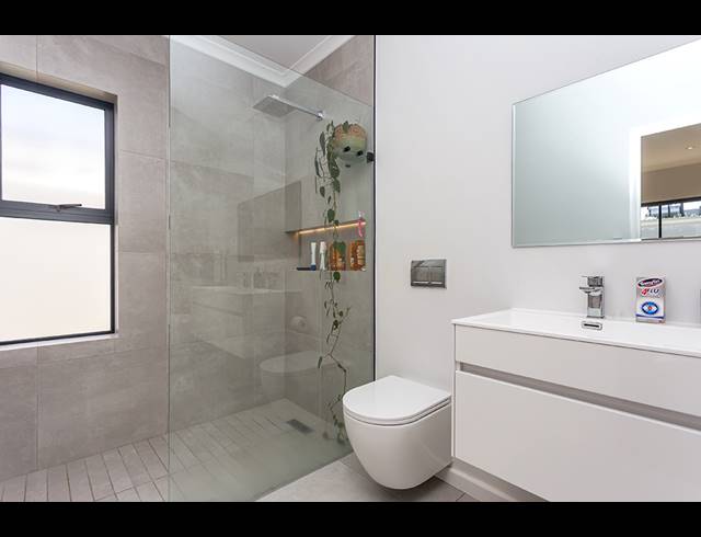 3 BEDROOM HOUSE FOR SALE IN SANDOWN